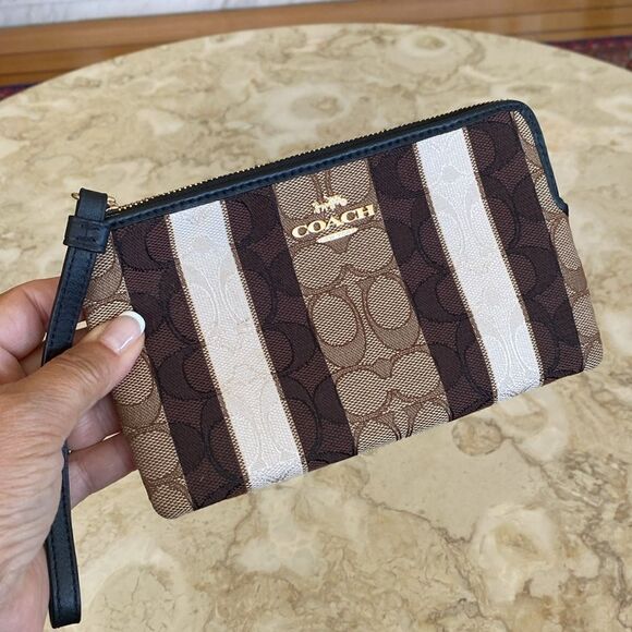Coach Large Corner Zip Wristlet Wallet Signature Jacquard with Stripes- Unused - Picture 3 of 16